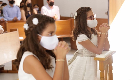  Primera Comunión de Romina y Paulina Garduño.