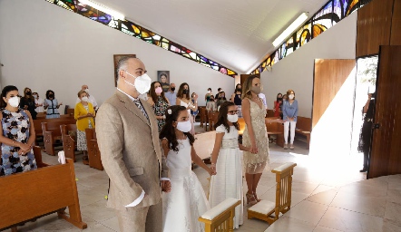  Primera Comunión de Romina y Paulina Garduño.