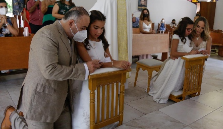  Primera Comunión de Romina y Paulina Garduño.