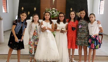  Romina y Paulina con sus amigas.