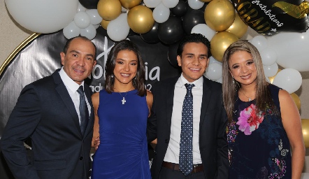  Arturo Martínez, Viviana Martínez, Gabriel García y Viviana Padrón.