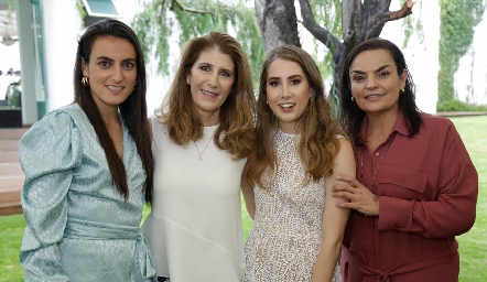  Fernanda Saiz, Mónica Hernández, Mónica Torres y Adriana Díaz Infante.
