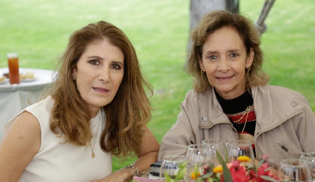  Mónica Hernández y Caridad Rangel.