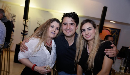  Silvia Foyo, Adrián y Montse Muñiz.