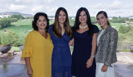  Diana Reyes, Diana Villanueva, Ana Reyes y María Reyes.
