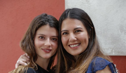  Daniela Meade y Diana Villanueva.