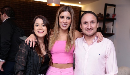  Erika Ríos, Daniela Güemes y Fernando Rangel.