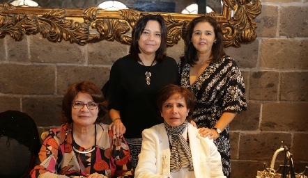  Ana Rangel, Paty Valadés, María Ester Duarte y Clara Duarte.