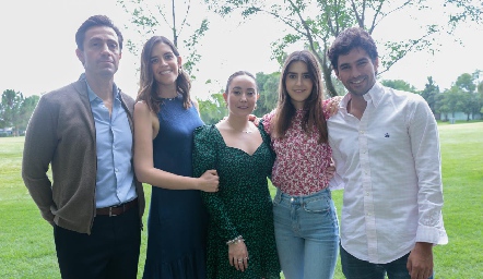  Alejandro Muñoz, Daniela Pérez, Carmelita Cordero, Isa Pérez y José Luis Leiva.