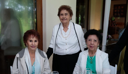  Araceli Biagi, Chata Espinosa y Angelita de Alba.
