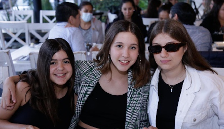  Sofía, Montse Haro e Isabela Rossel.