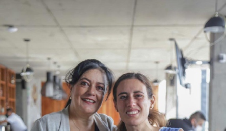  Lourdes Del Valle con su hija Luli Medina.