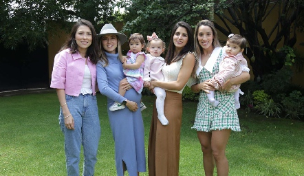  María José y Elizabeth Treviño, Paula, Loretta, Dany González, Marijó Ascanio y María Inés.