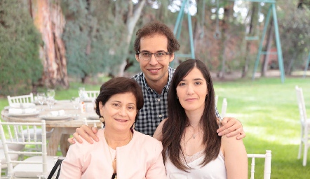  Ivonne Zetina, Juan Carlos Torres y Andrea Rivera.