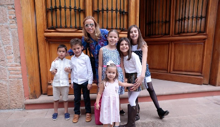 Mariana Torres con sus sobrinos.