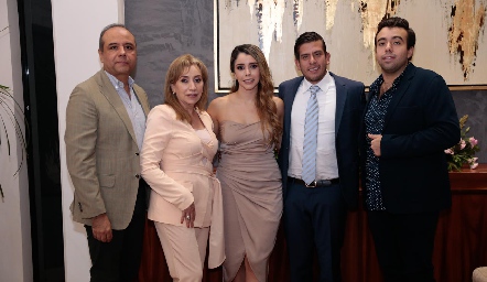  Edgardo Hernández, María Medellín, Ana María Hernández, Héctor Rueda y Edgardo Hernández.