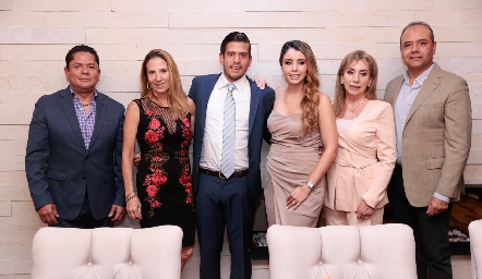  Héctor y Ana María con sus papás Héctor Rueda, Gabriela Mercado, María Medellín y Edgardo Hernández.