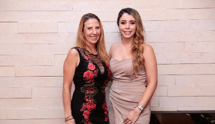  Gabriela Mercado y Ana María Hernández.