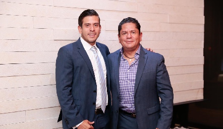  Héctor con su papá Héctor Rueda.