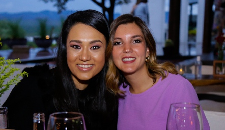  Ana González y Mimí Navarro.
