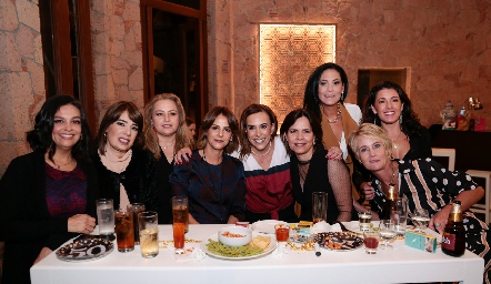 Ale Martínez, Bety Canseco, Güera Gutiérrez, Vero Malo, Ylenia Rodríguez, Alejandra, Ana Luisa Lujambio, Cristina Puga y Güera Valle.