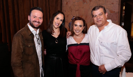  Francisco de Alba, Vanessa Rodríguez, Ylenia Rodríguez y Arturo Estrada.