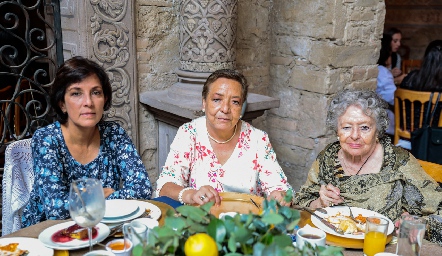 Laura González, Ana Lucía Salas y Coco Mercado.