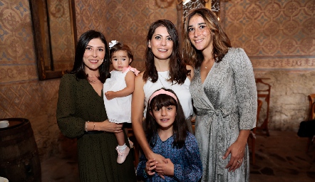  María José Treviño, María Emilia, Carla Hernández, Renata Martínez y Anilú Enríquez.