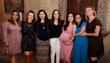 Fer Moreno, Silvana Castro, Luzma Soler, Laura Matienzo, Jimena Treviño, Sofía Escareño y Sofía Romero.