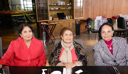  Margarita, Carmelita y Coco Espinosa.