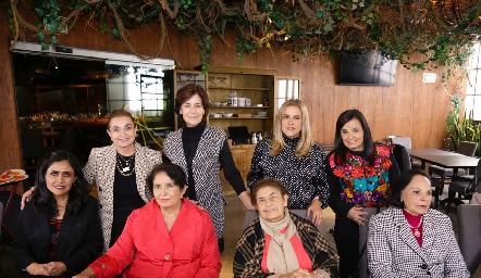  Morena Pérez, Coco Mendizábal, Elizabeth Ramírez, Lety Pérez, Mercedes Arellano, Margarita, Carmelita y Coco Espinosa .