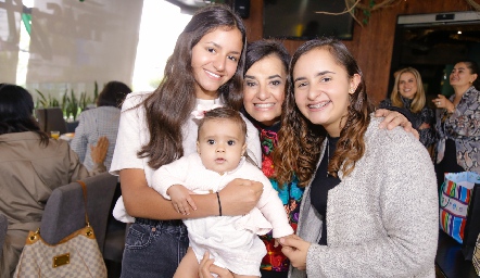  Valeria, Leticia, Lety y María Paula.