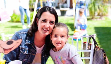  Sandra Villasuso y Eugenia.