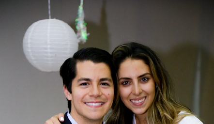  Arturo Hernández y Regina Oliva serán esposos.