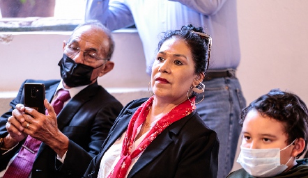 Presentación del libro LUZ PALABRA  y un mensaje.