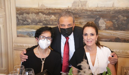  Nena Torres Corzo, Jaime Torres Corzo y Leticia Gutiérrez.
