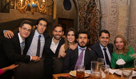 Alejandro y Rubén Torres, Jaime y Andea Alvarado, Gabriel Torres, Roberto Zarur y María Fernanda Guevara.