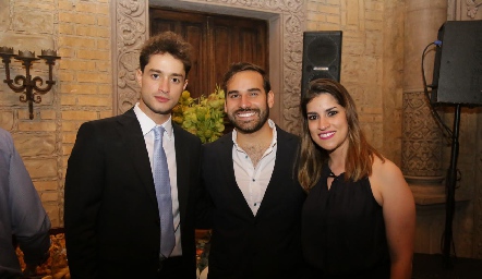  Carlos Torres, Jaime Alvarado y Andrea Alvarado.