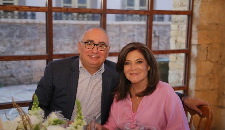  Roberto Zepeda y Beatriz Rojas.