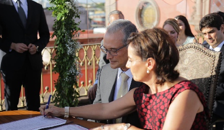  Alfonso Ledezma y Tere Raymond.