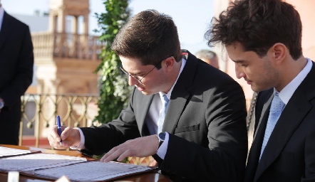 Alejandro y Carlos Torres Carpizo.