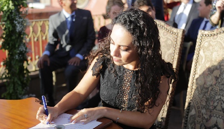 Ale Zepeda.