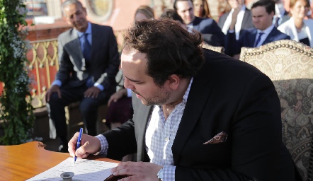 Civil de Tere Ledezma y Luis Torres Carpizo.
