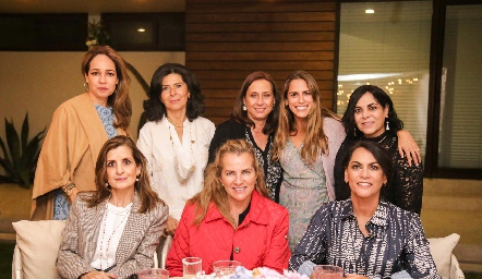  Ana Luisa Acosta, Adriana Díaz de León, Carmen Bravo, Pau Aguirre, Yolanda Altamirano, Mayte Yamil, Paty del Bosque y Raquel Altamirano.