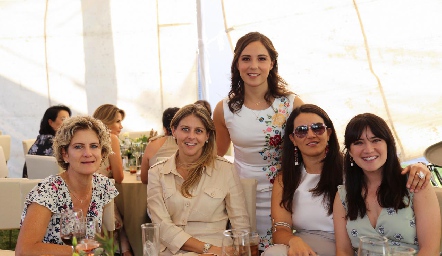  Yusa Coulon, Lucía Castañeda, Vale Herrera, Regina González y Ana Pau de la Rosa.