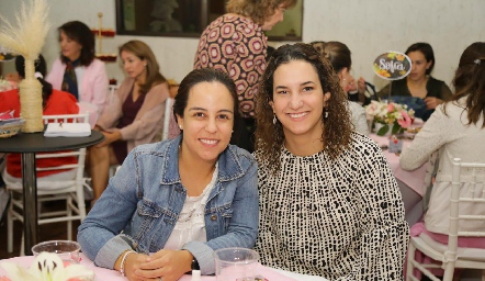  Ana Isa y María Teresa Torres.
