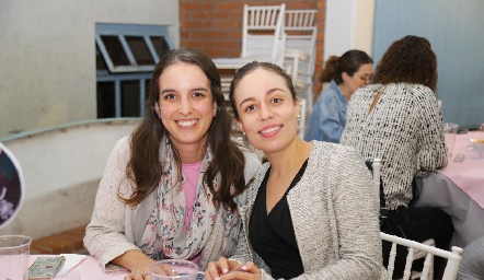  Ana Paola Fernández y Fernanda Torres.