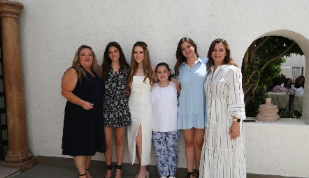  María Calvillo, Jimena García, María Orozco, Cecilia García, Ana Paula García y Gabriela Padilla.