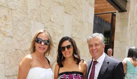 Mónica González, Claudia Martínez y Jorge Gómez.