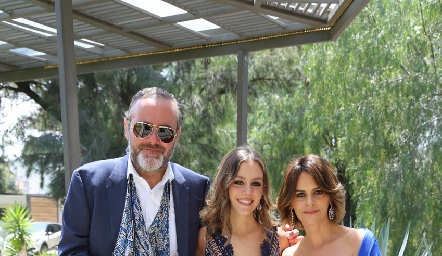 Gunnar Mebius, Paulina Mebius y Vero Malo.